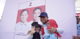 Kegembiraan Warga Subang Bertemu Prabowo, Doakan Menang Satu Putaran