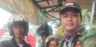 Berbuat Baik di Bulan Ramadhan, Andika Putra: Bagikan Takjil Pada Pengguna Jalan