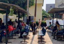 Kurang Efisiensi Ruang Tunggu Pelayanan Plat Seri di Samsat Jakarta Barat