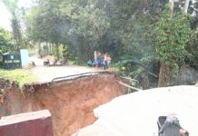 Curah Hujan Tinggi Mengakibatkan Jalan Penghubung Kec. Tanah Jawa dan Hatonduhan, Simalungun Putus