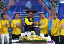 Perumda AM TJM Gelar HUT ke- 35 dengan Meriah, Bagikan Sejumlah Reward Bagi Pegawai yang Lama Mengabdi.