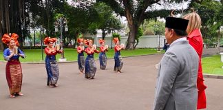 Tari Indang Sumbar Sambut Ratu Maxima saat Temui Prabowo di Istana