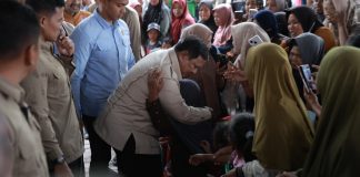 Tinjau Posko Pengungsian di Takengon, Prabowo Pastikan Warga Tidak Sendiri