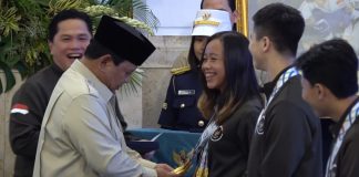 Momen Prabowo Hitung Medali Emas Martina Ayu, Istana Negara Bergemuruh Tepuk Tangan
