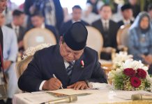 Momen Haru Prabowo Jadi Saksi Nikah Sespri Agung Surahman, Sempat Meneteskan Air Mata