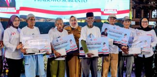 Kisah Penarik Becak Listrik yang Tak Ingin Takluk oleh Ojek Online