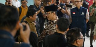Menlu Sugiono Jemput Langsung WNI yang Dipulangkan dari Iran di Bandara Soetta