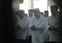 Prabowo Salat Idul Fitri 1447 H di Aceh Tamiang, Disambut Takbir Ribuan Jemaah