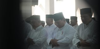 Prabowo Salat Idul Fitri 1447 H di Aceh Tamiang, Disambut Takbir Ribuan Jemaah