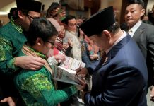 Diaspora di Jepang Deg-degan Dapat Tanda Tangan Prabowo: Di Luar Ekspektasi Saya