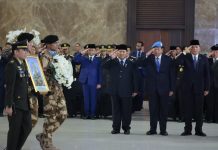 Prabowo Beri Penghormatan Terakhir 3 Jenazah Pahlawan Perdamaian RI yang Gugur di Lebanon