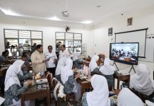 Perbaiki Kualitas Pendidikan, Prabowo Targetkan Tambah Papan Interaktif Digital ke Sekolah-sekolah