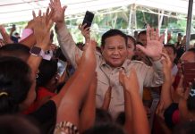 Momen Prabowo Menyanyi Bersama Anak-anak di Pulau Miangas, Wilayah Terluar Indonesia