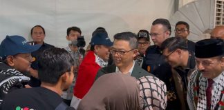 Menlu Sugiono Jemput Langsung WNI yang Bebas dari Tahanan Israel di Bandara Soetta