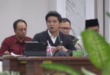 Legislator Partai Gerindra Serahkan Program Indonesia Pintar kepada Siswa di Ogan Ilir
