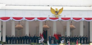 Diiringi Tari Enggang, Prabowo Sambut Hangat Presiden Belarus di Istana Merdeka