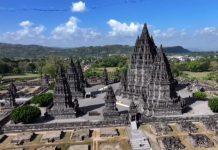 Prabowo dan Modi Nikmati Kemegahan Candi Prambanan dari Udara, Warisan Dunia Jadi Saksi Persahabatan Dua Negara