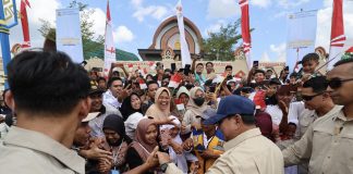 Sapa Warga Lombok Hingga Layani Swafoto, Prabowo: Saya Titip Ja