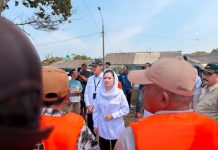 Legislator Gerindra Novita Wijayanti Salurkan Life Jacket untuk Nelayan Cilacap, Tegaskan Keselamatan Pelayaran Harus Jadi Prioritas