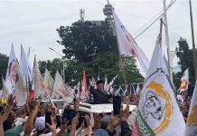 Usai Pidato RUU APBN 2027 dan Nota Keuangan di DPR, Prabowo Sapa Puluhan Ribu Massa di Gerbang Pemuda