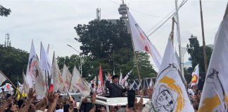 Usai Pidato RUU APBN 2027 dan Nota Keuangan di DPR, Prabowo Sapa Puluhan Ribu Massa di Gerbang Pemuda