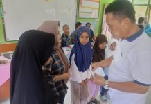 Toto Tohari Santuni Anak Yatim dan Lansia di Citapen, Agenda Rutin Berbagi Setiap Tahun