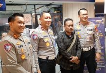 Saat Tinjau Samsat, Wadirlantas PMJ AKBP Arif Fazlurrahman, Tunjukkan Kepedulian kepada Wajib Pajak